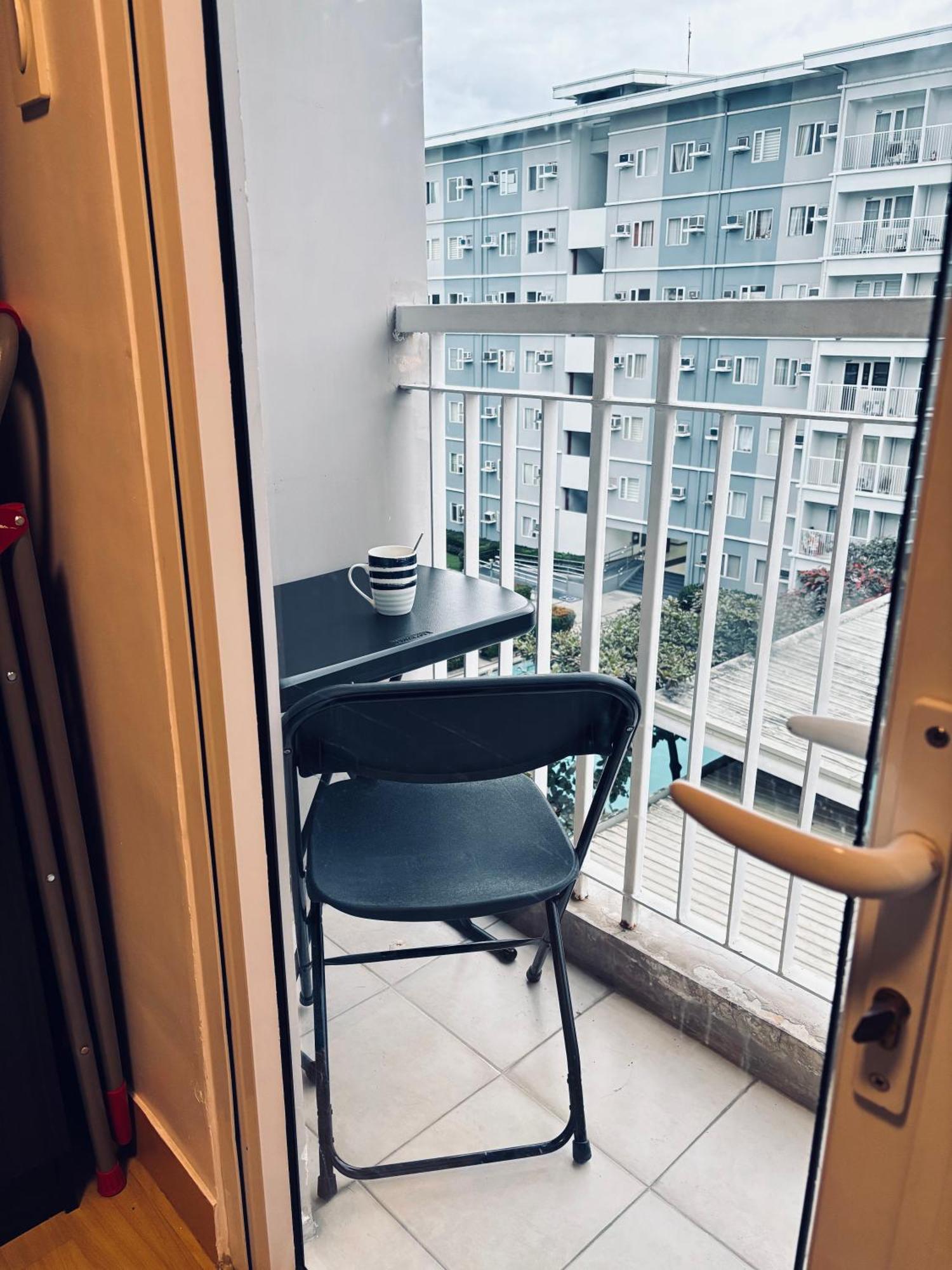 Trees Residences - Tower 11 1Br With Balcony Manille Extérieur photo