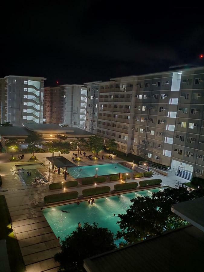 Trees Residences - Tower 11 1Br With Balcony Manille Extérieur photo